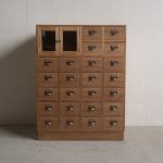 ARCHIVE 24｜小窓付き 24杯ドロワーキャビネット　正面