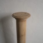 COLUMN 116｜1920s パイン材 コラム花台　柱頭